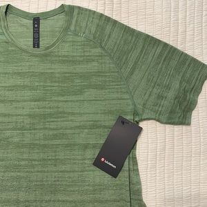 Lululemon NWT Metal Vent Tech T 2.0